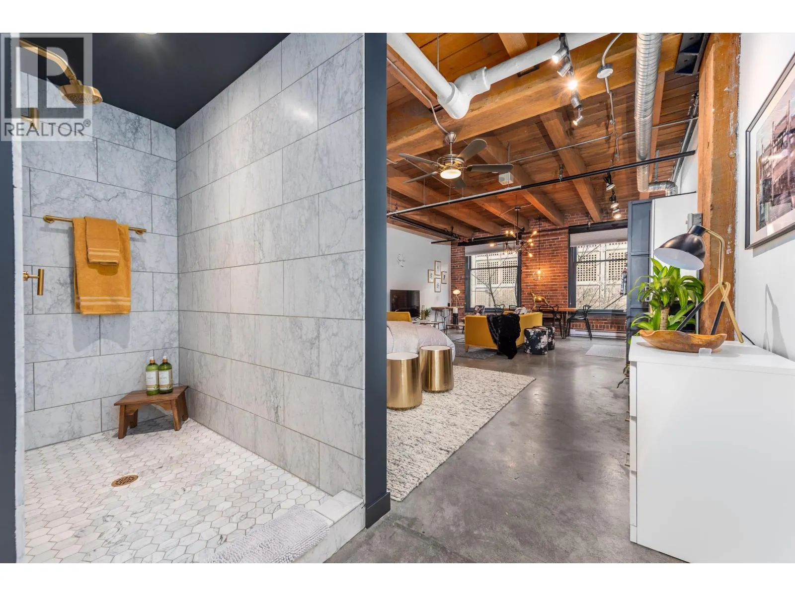 209 55 E CORDOVA STREET