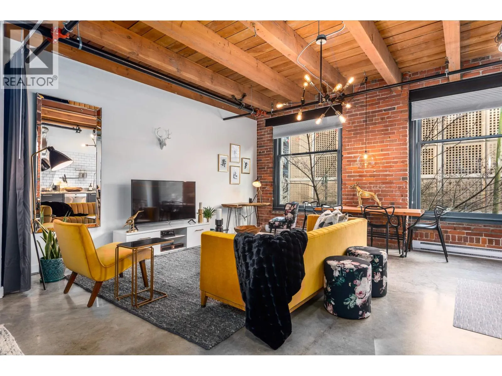 209 55 E CORDOVA STREET