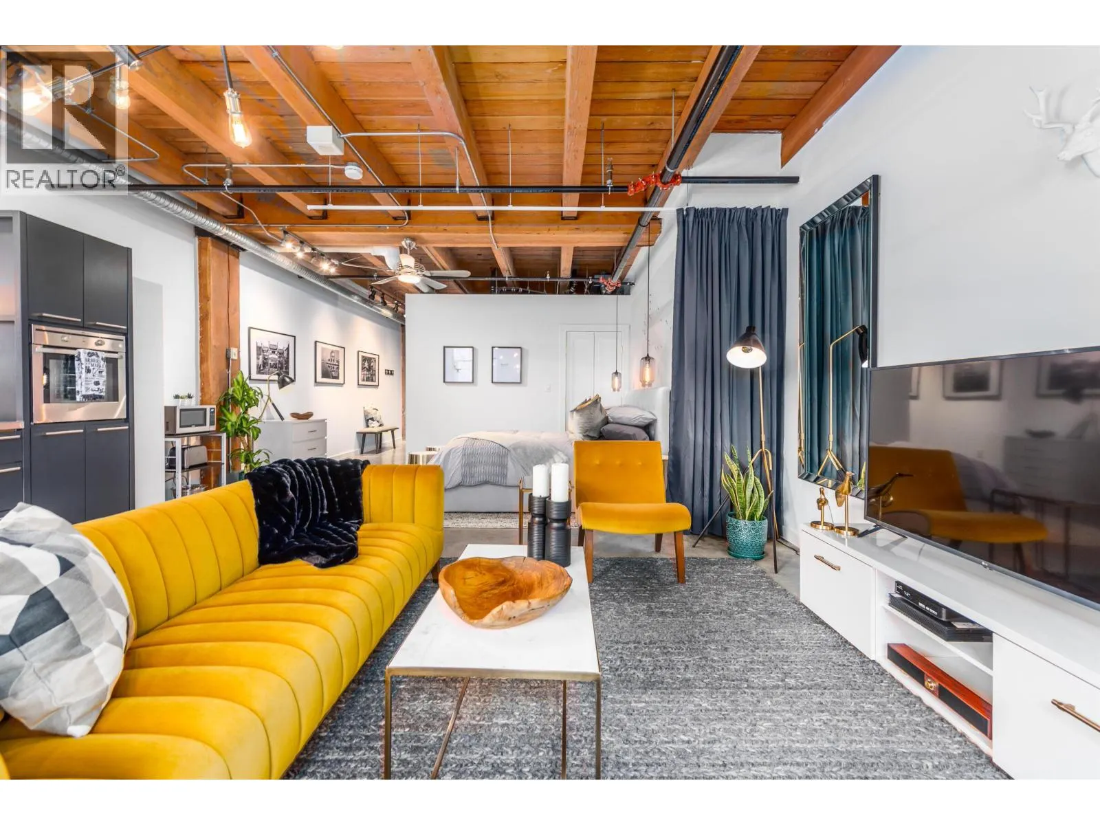 209 55 E CORDOVA STREET