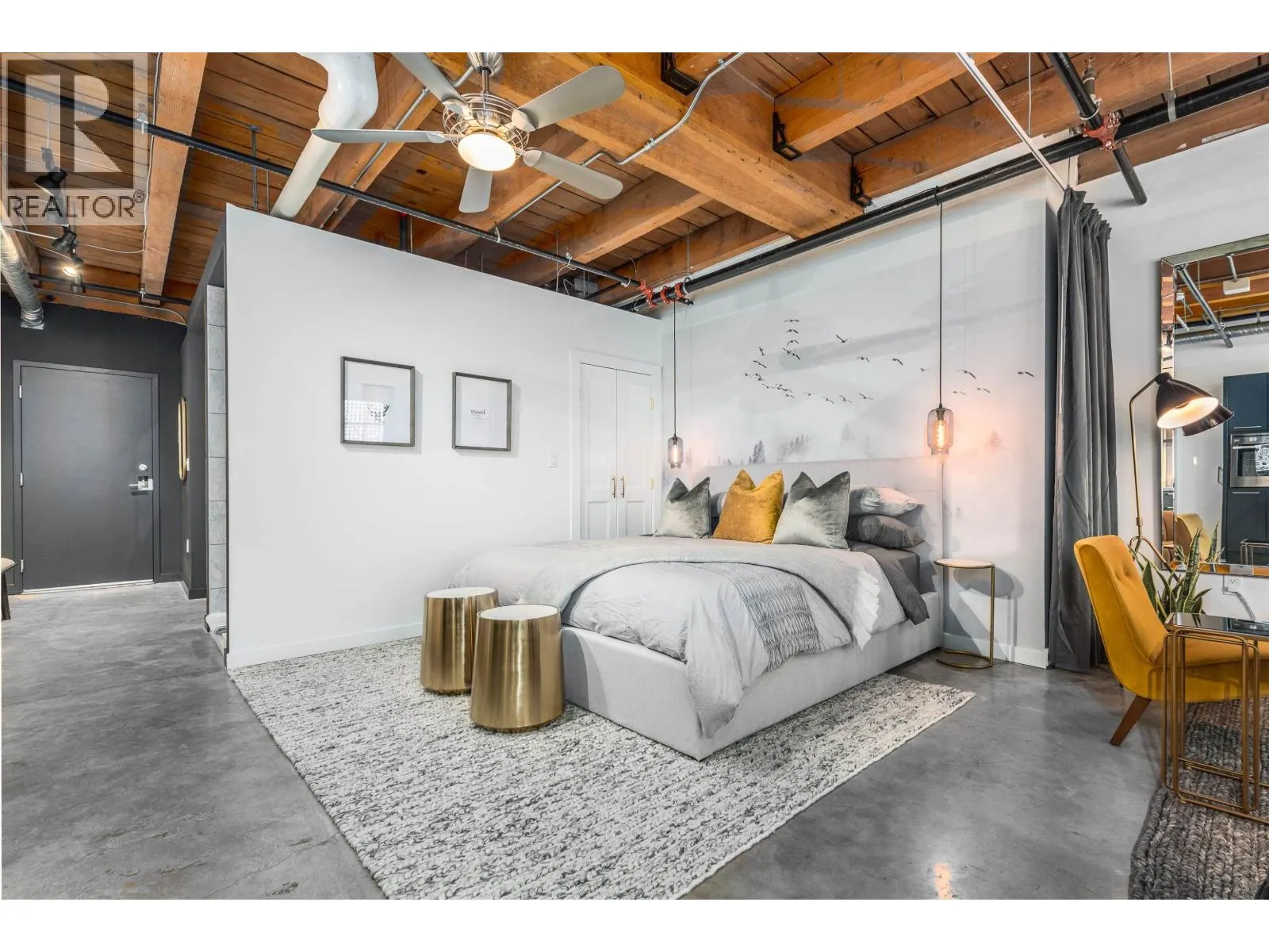 209 55 E CORDOVA STREET
