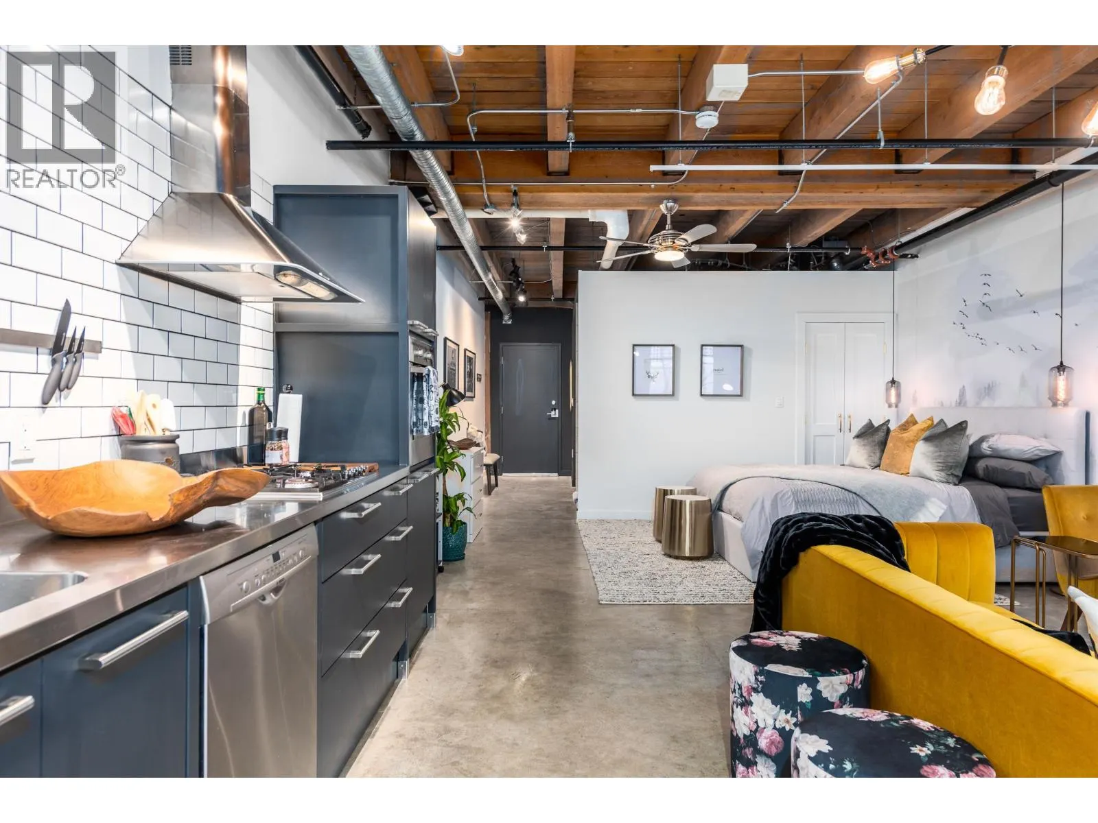 209 55 E CORDOVA STREET