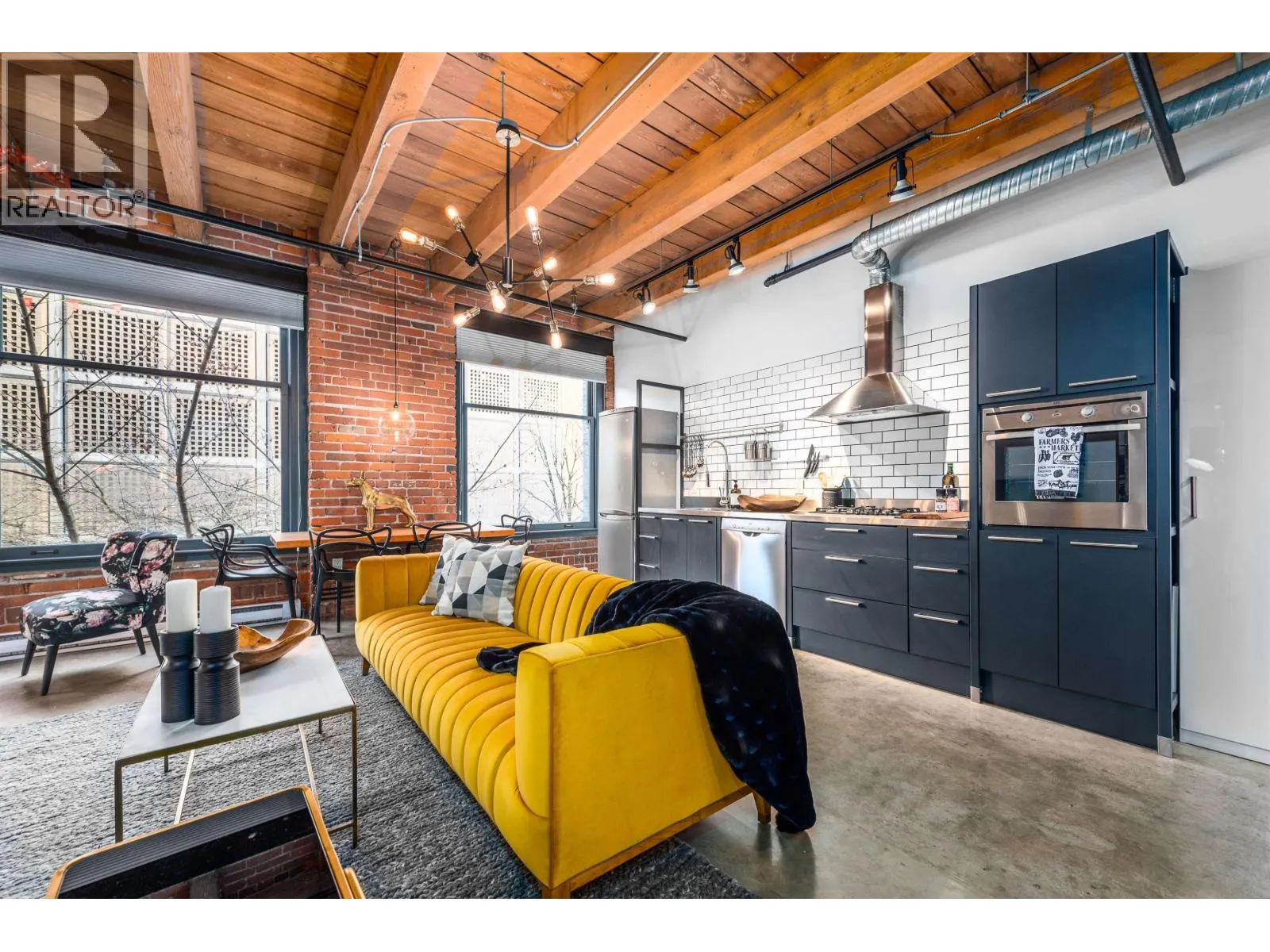 209 55 E CORDOVA STREET