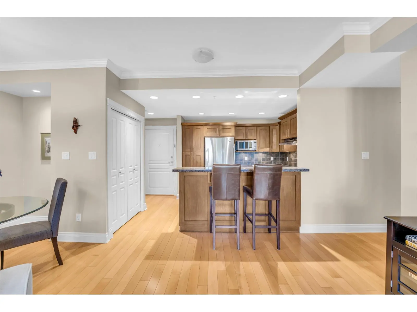 203 1787 154TH STREET