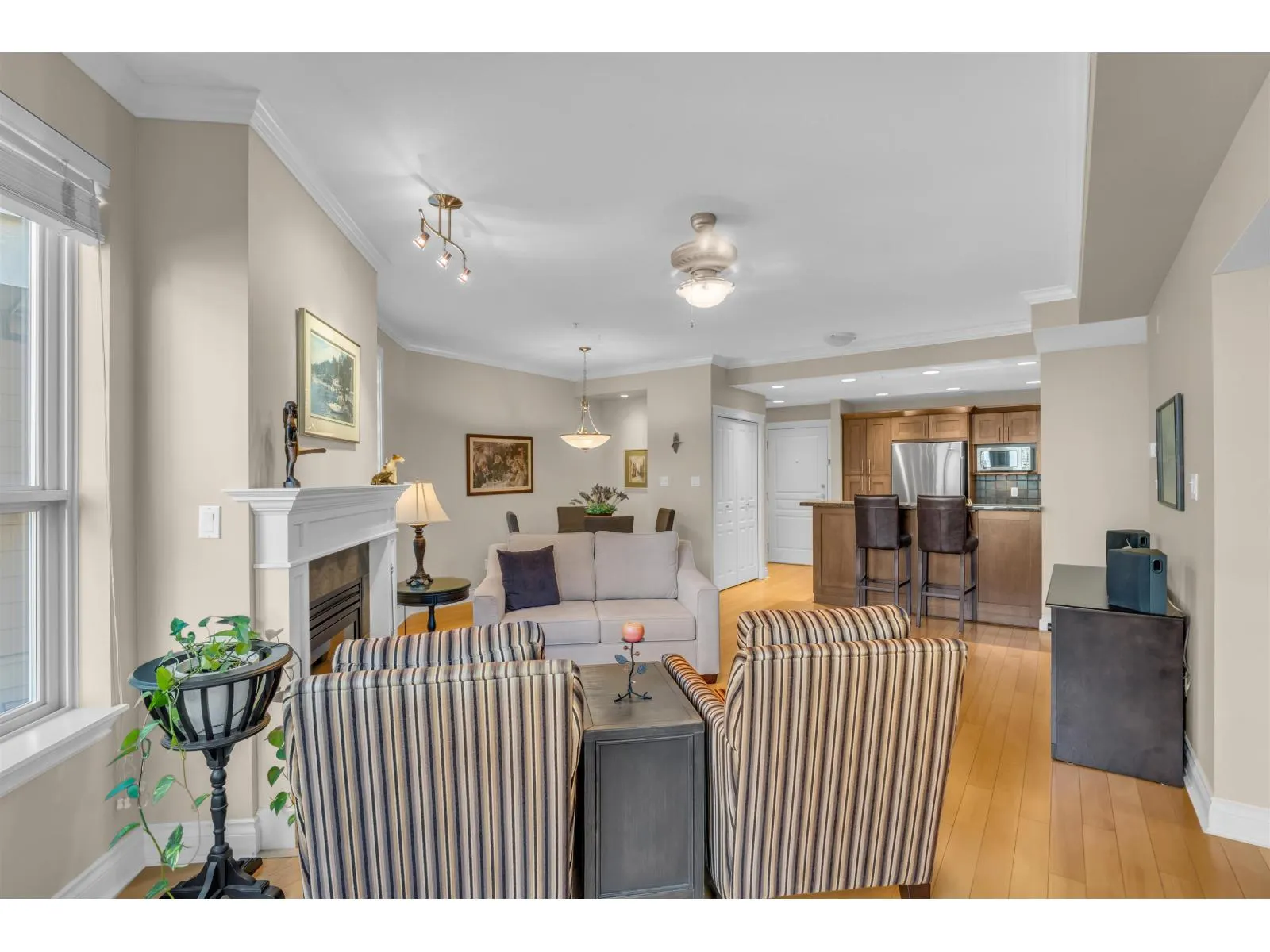 203 1787 154TH STREET