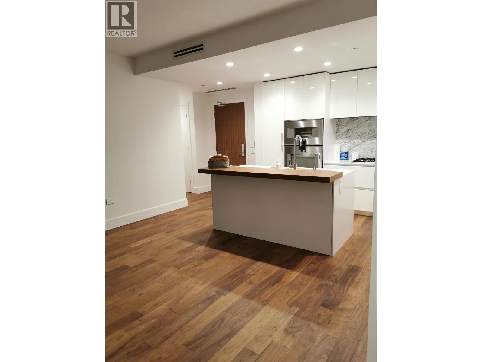 204 375 W 59TH AVENUE