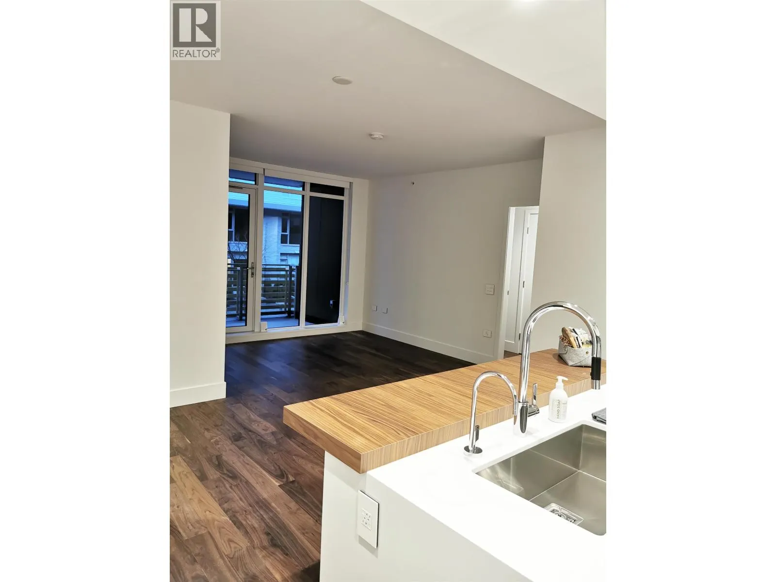 204 375 W 59TH AVENUE