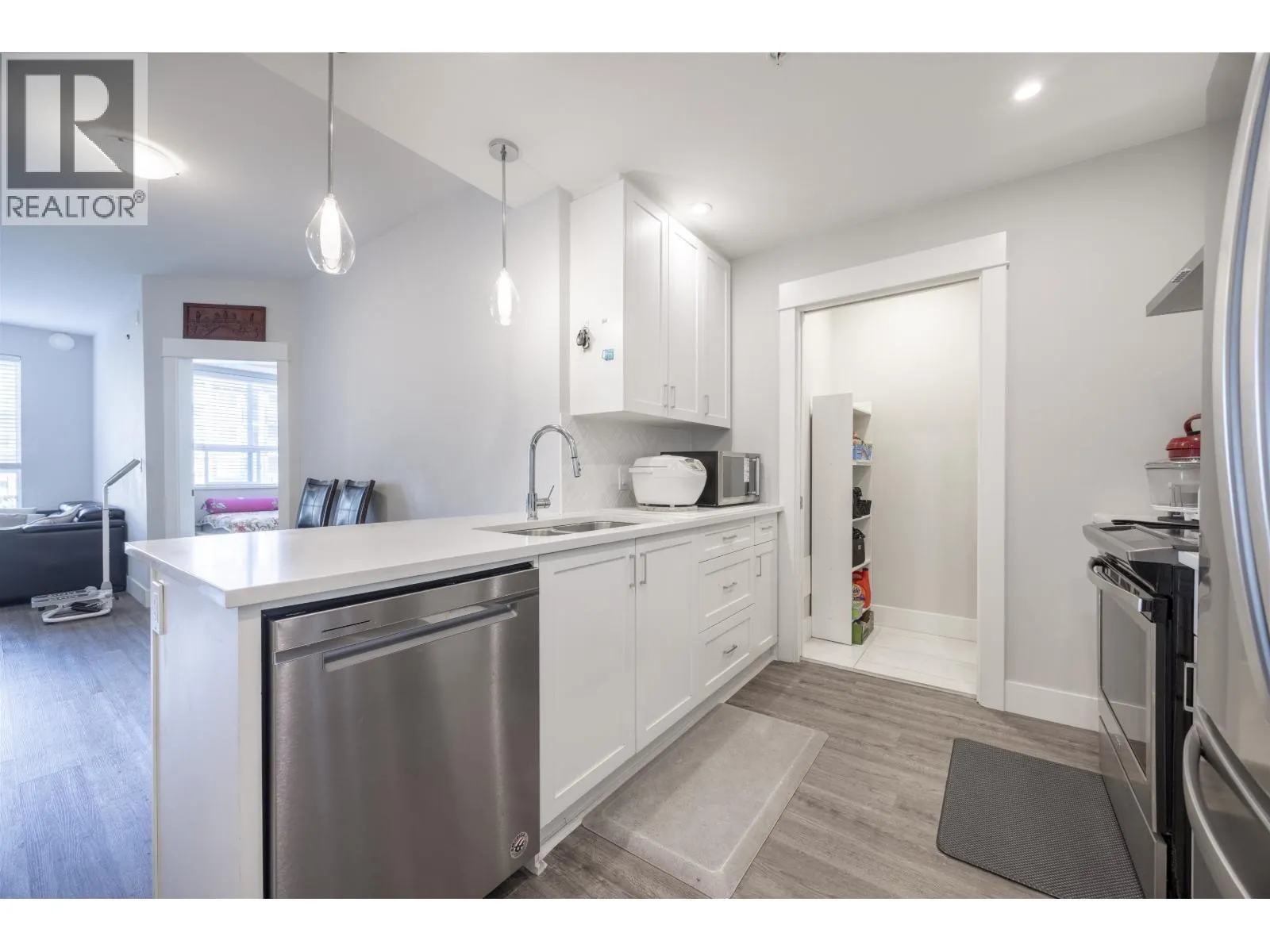 3420 2180 KELLY AVENUE