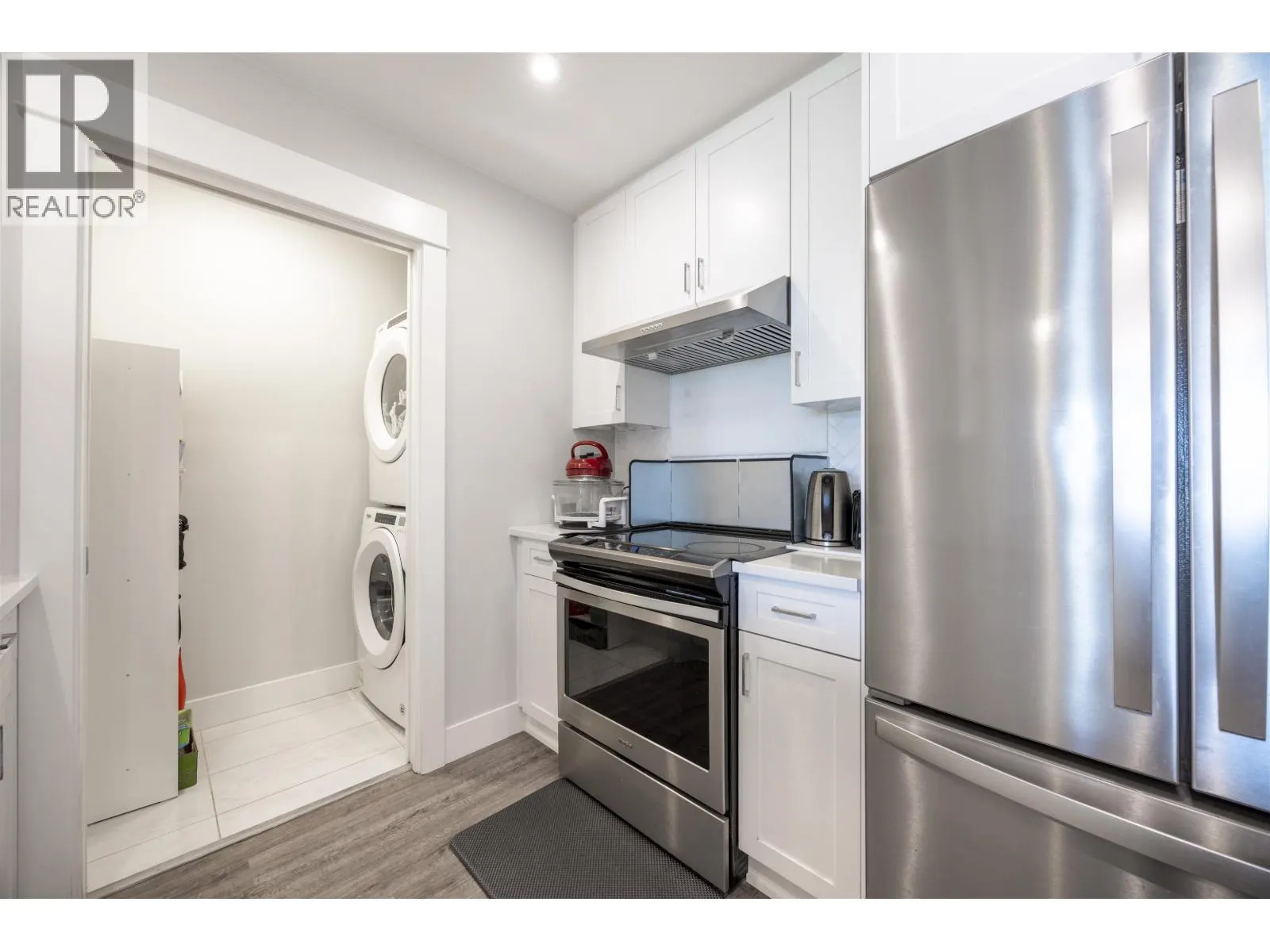 3420 2180 KELLY AVENUE