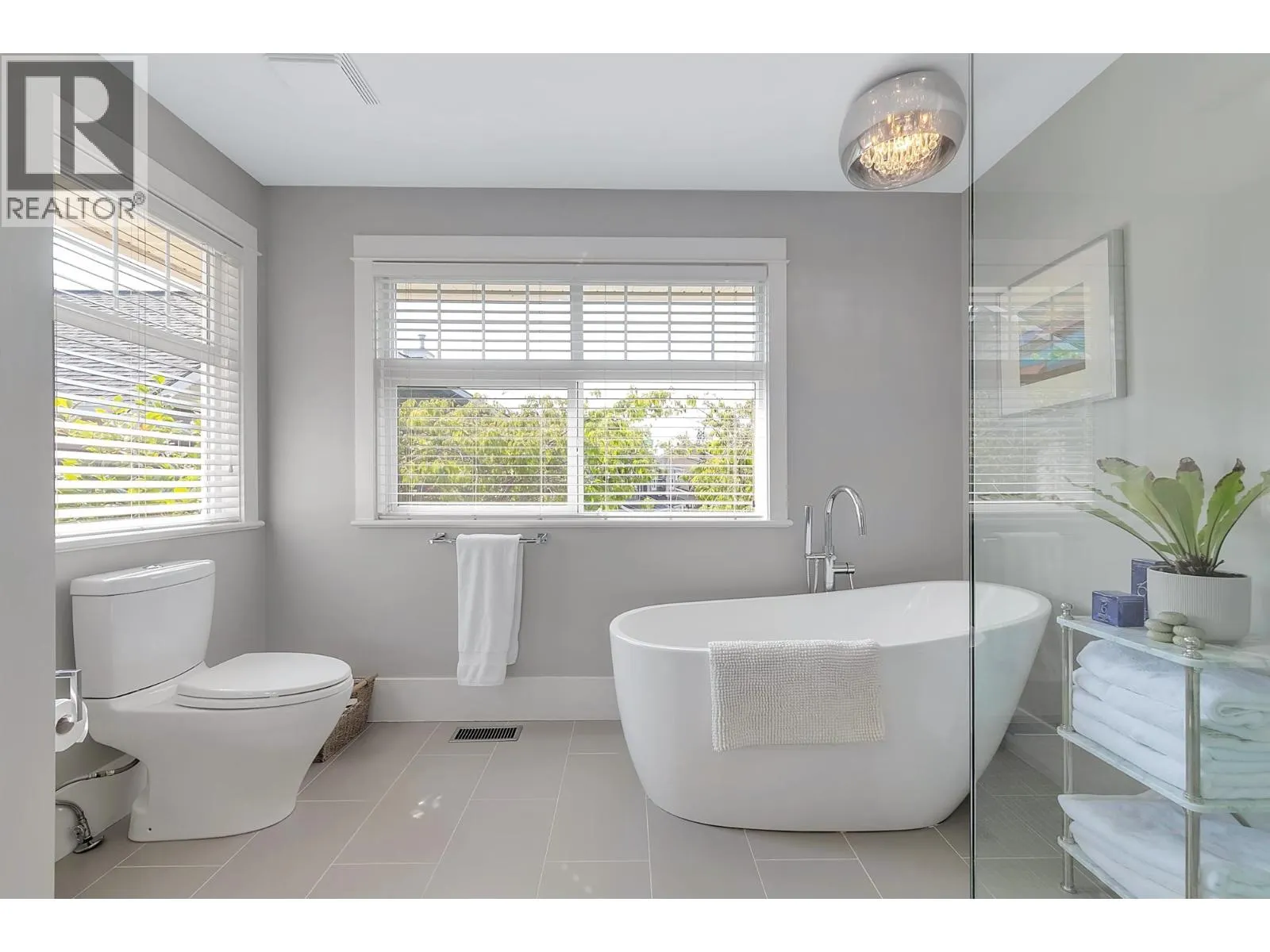 3 6400 PRINCESS LANE