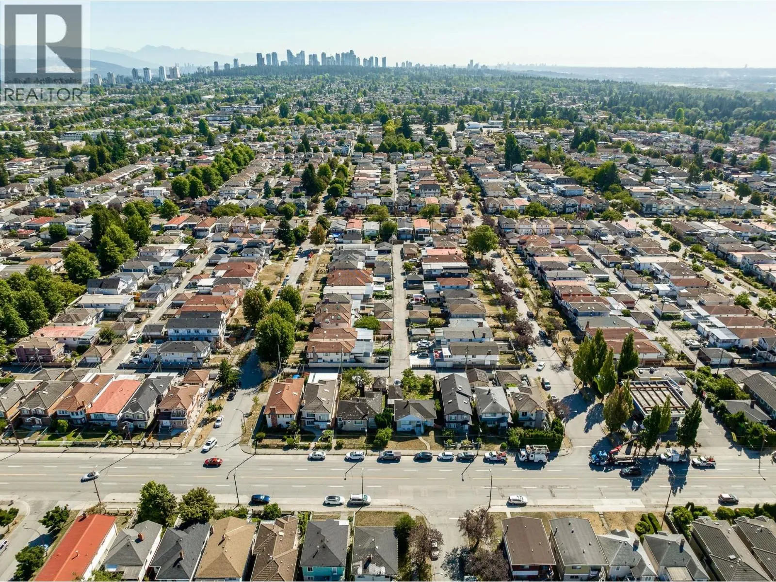 6758 VICTORIA DRIVE