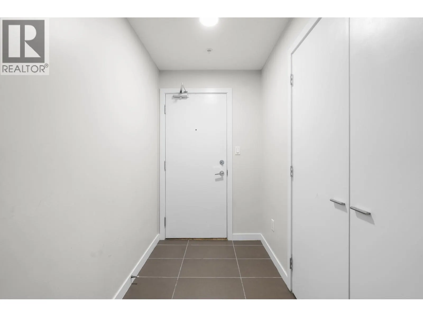 1402 2979 GLEN DRIVE