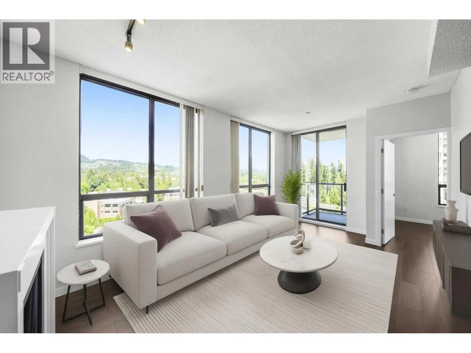 1402 2979 GLEN DRIVE