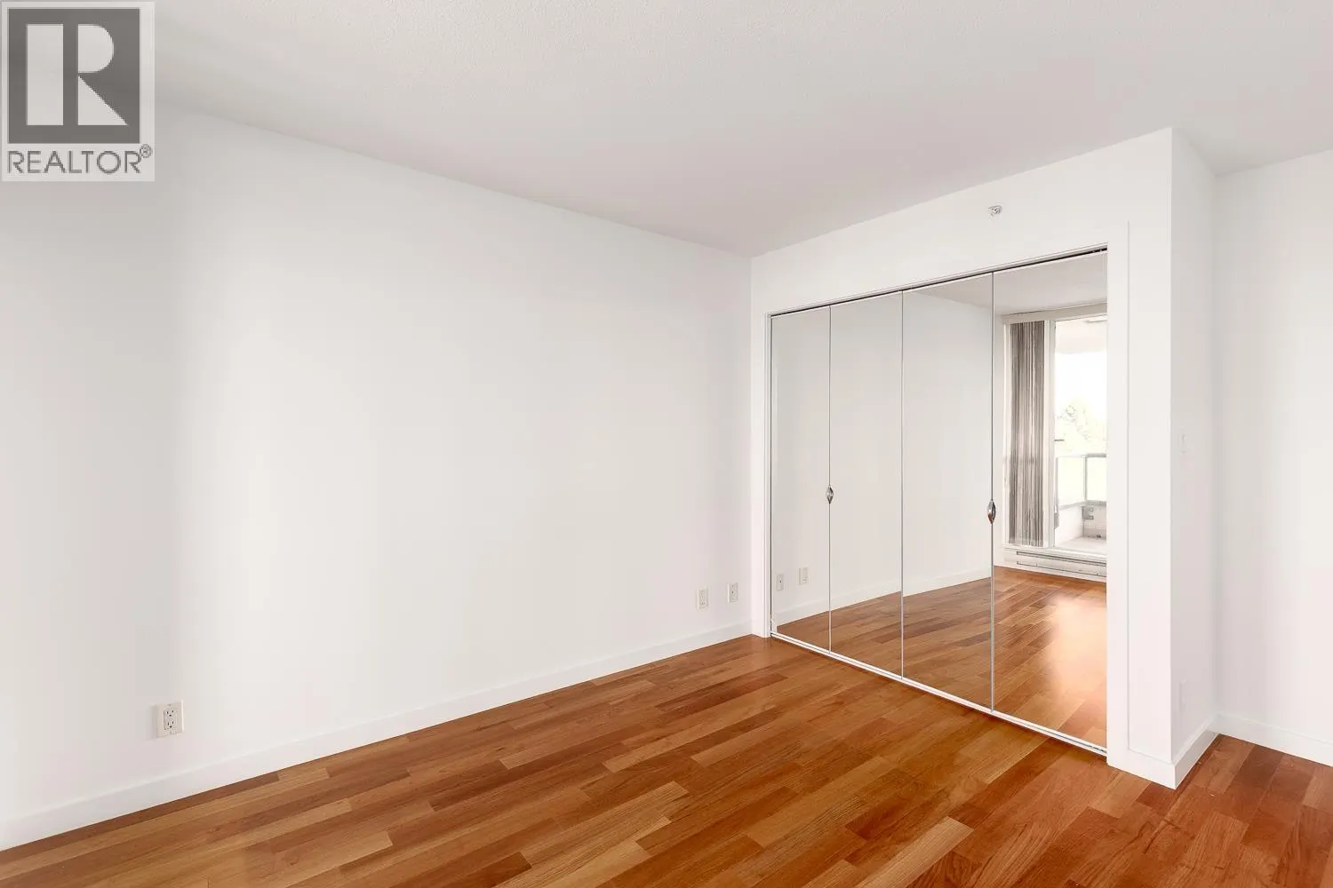 604 2138 MADISON AVENUE