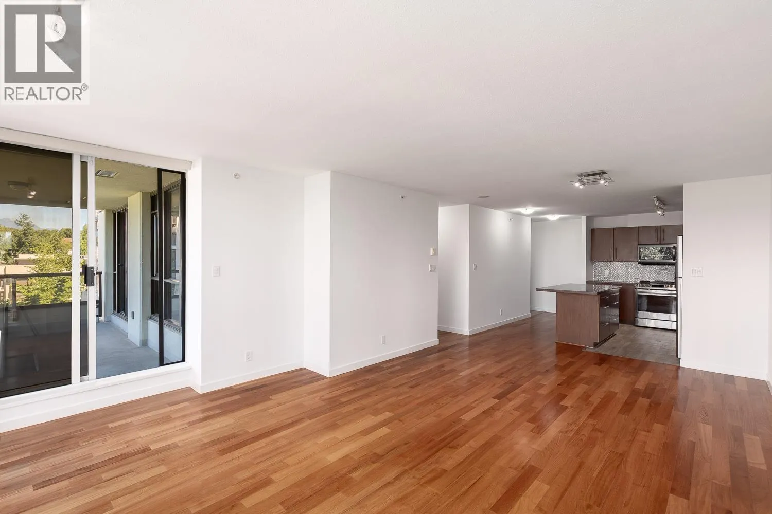 604 2138 MADISON AVENUE
