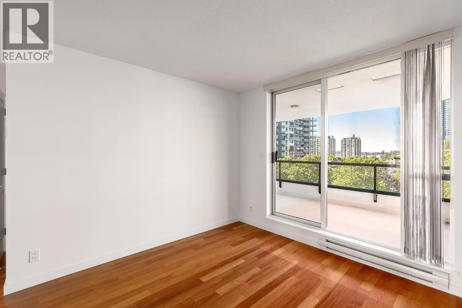 604 2138 MADISON AVENUE