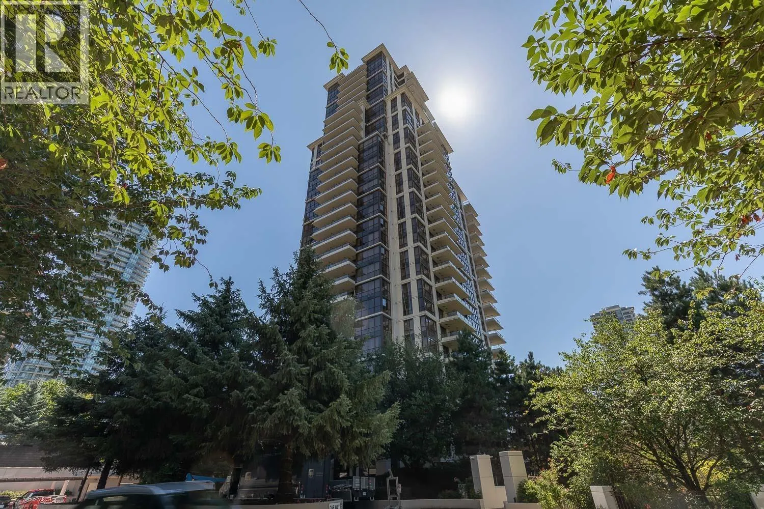 604 2138 MADISON AVENUE