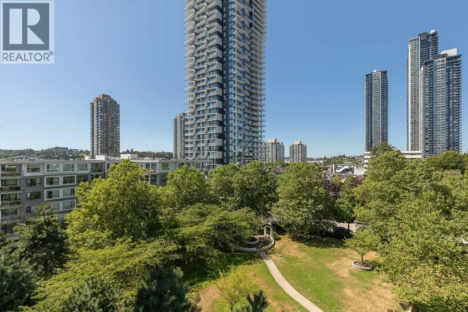 604 2138 MADISON AVENUE