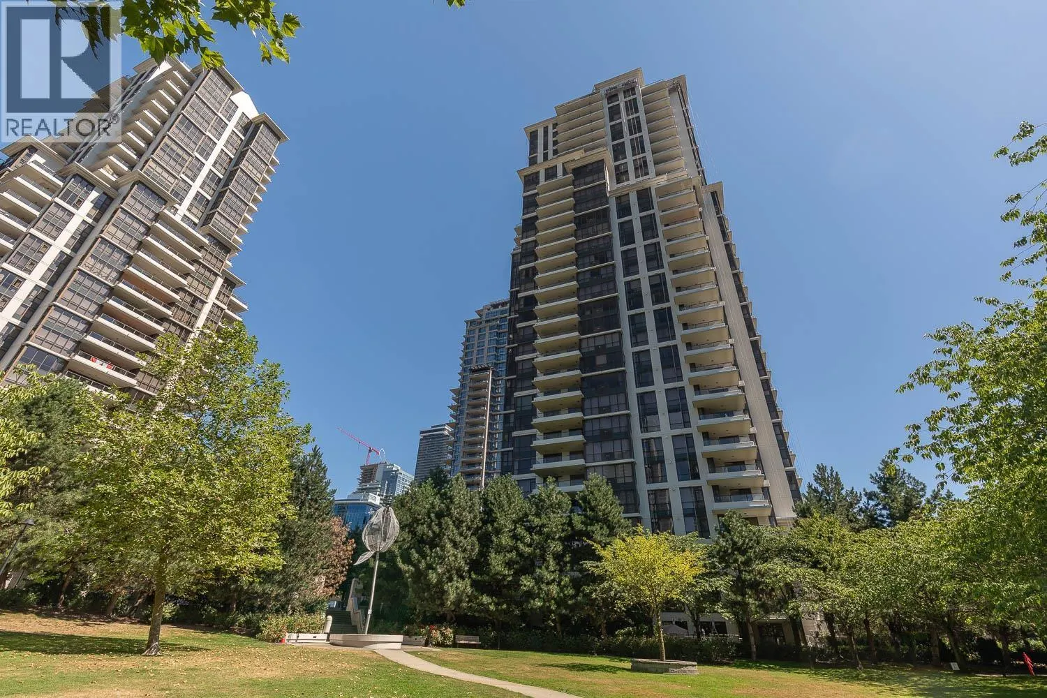 604 2138 MADISON AVENUE