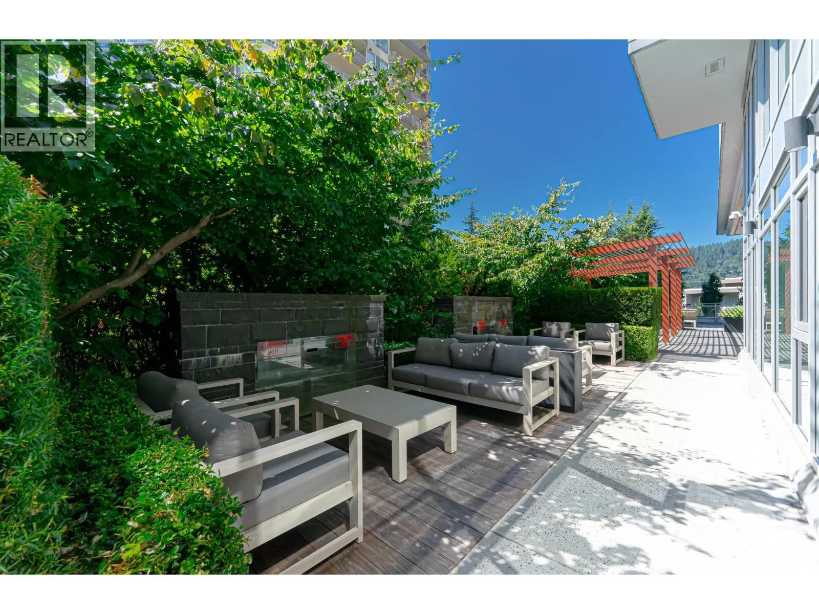 2105 520 COMO LAKE AVENUE