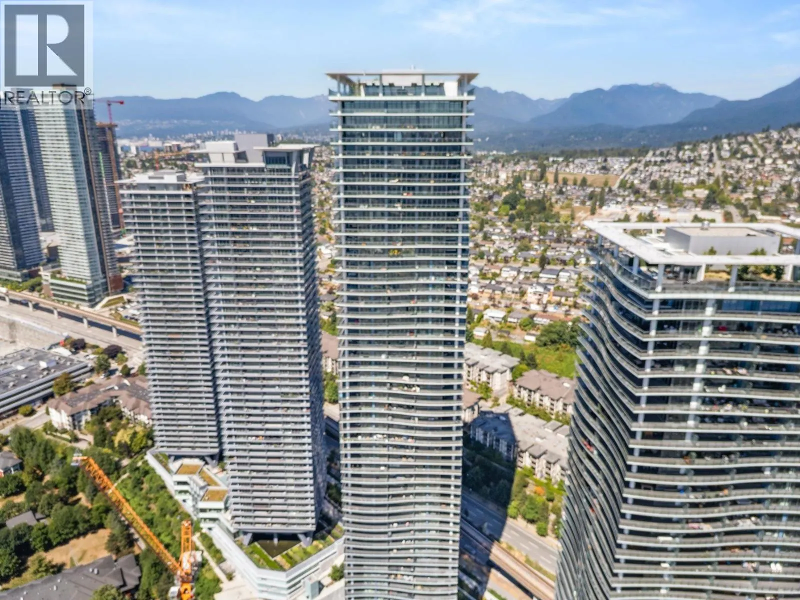5306 4880 LOUGHEED HIGHWAY