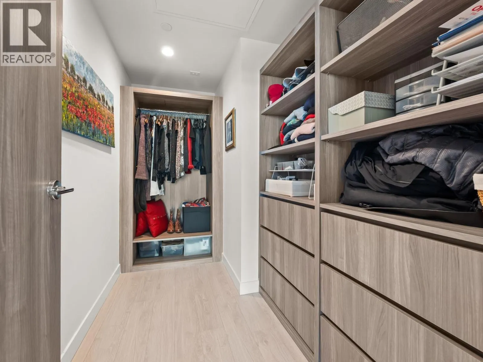 5306 4880 LOUGHEED HIGHWAY