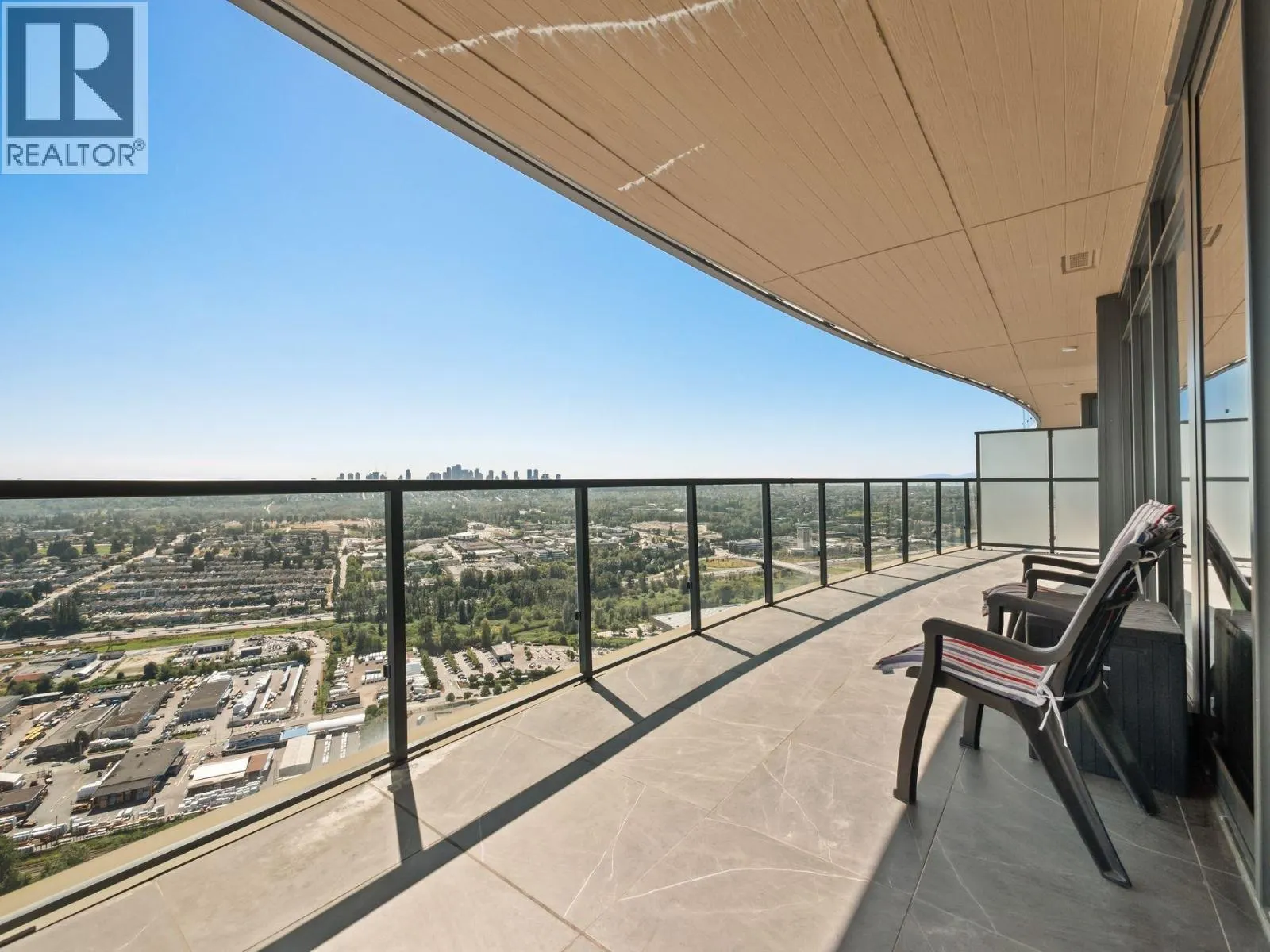 5306 4880 LOUGHEED HIGHWAY