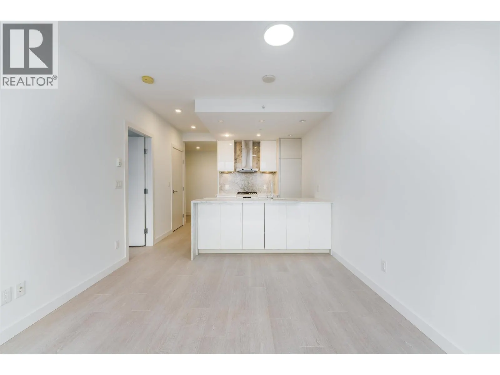 3501 6098 STATION STREET