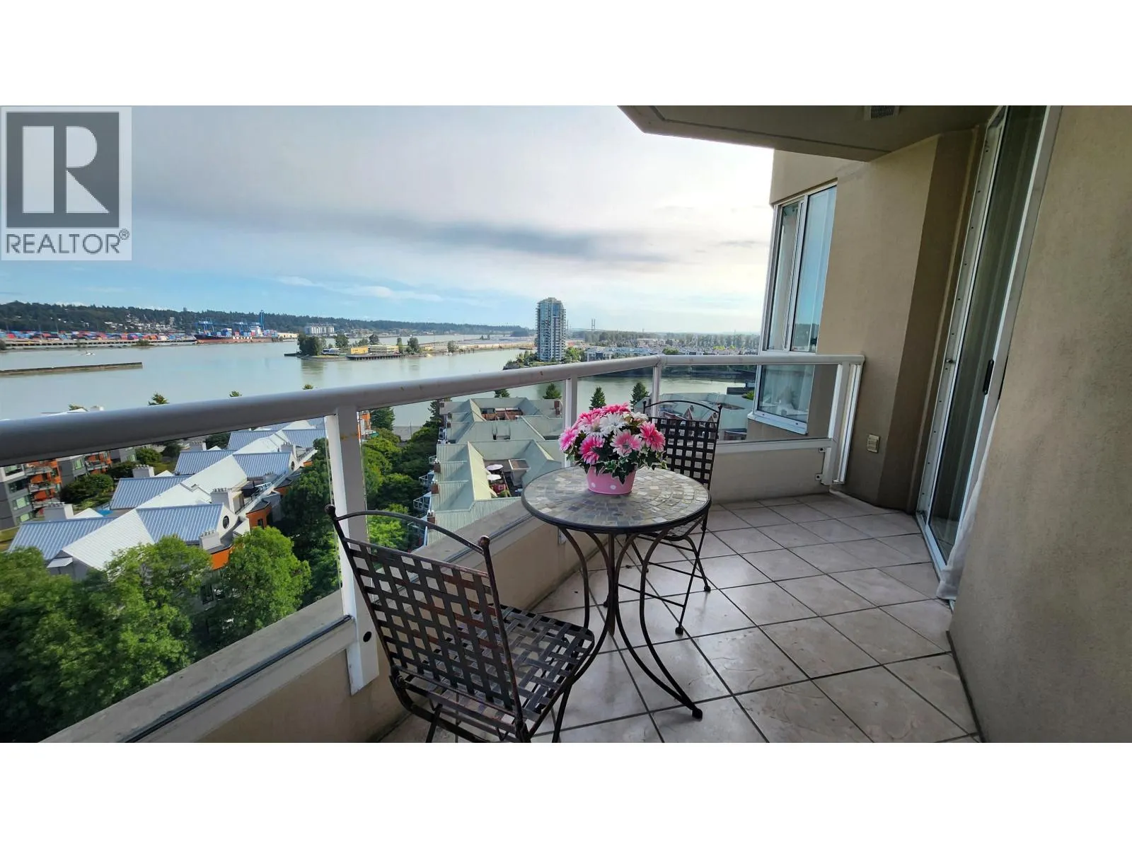 1505 1235 QUAYSIDE DRIVE
