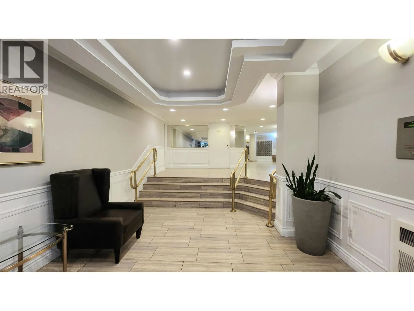 1505 1235 QUAYSIDE DRIVE