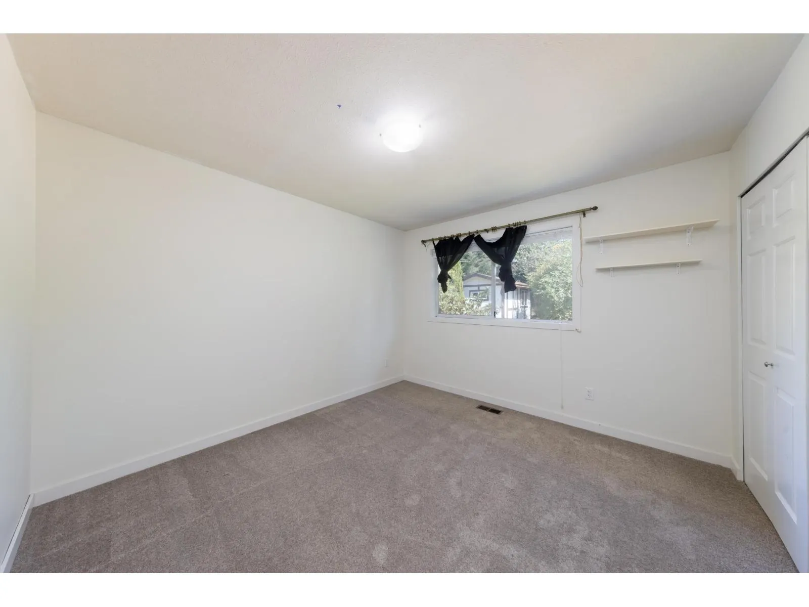 2138 ESSEX DRIVE