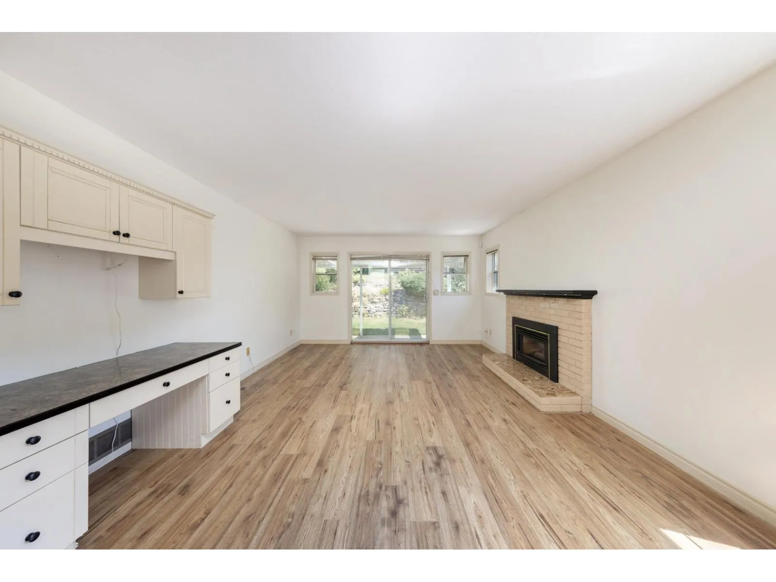 2138 ESSEX DRIVE