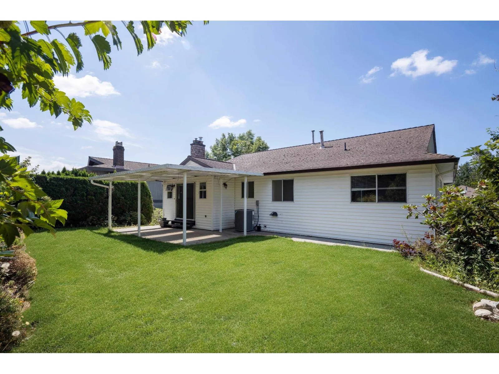 2138 ESSEX DRIVE