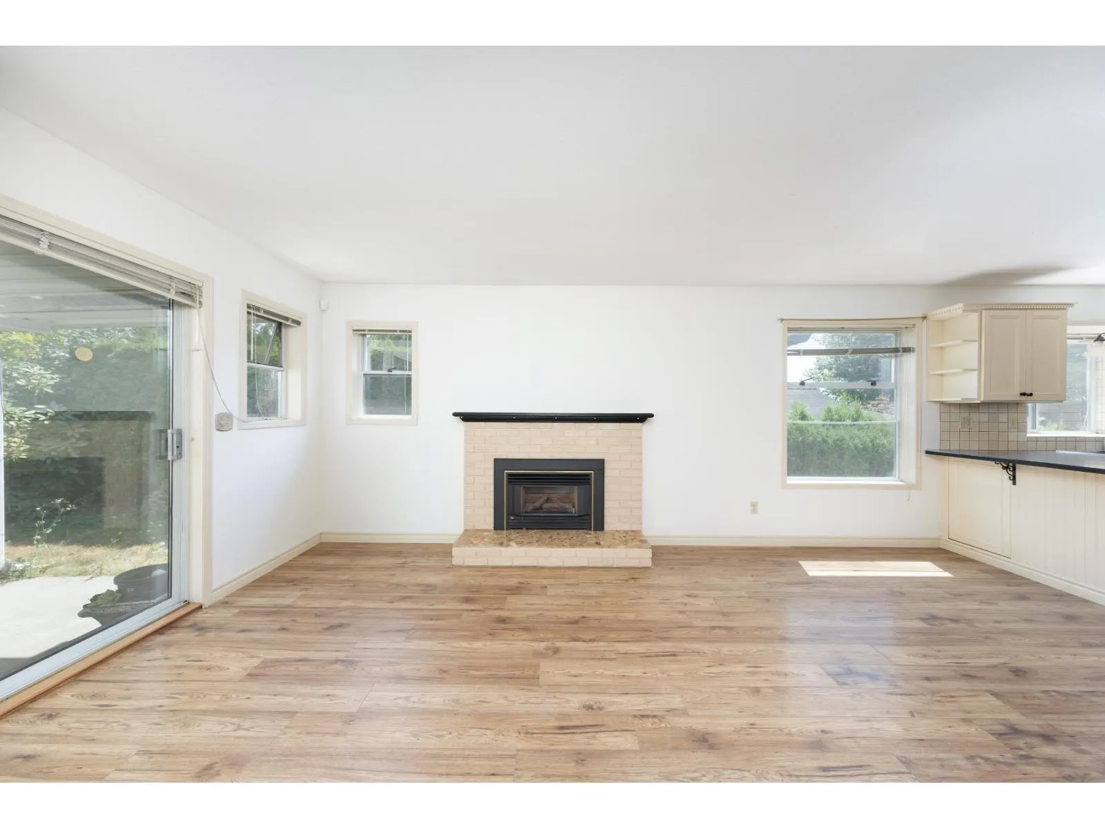 2138 ESSEX DRIVE