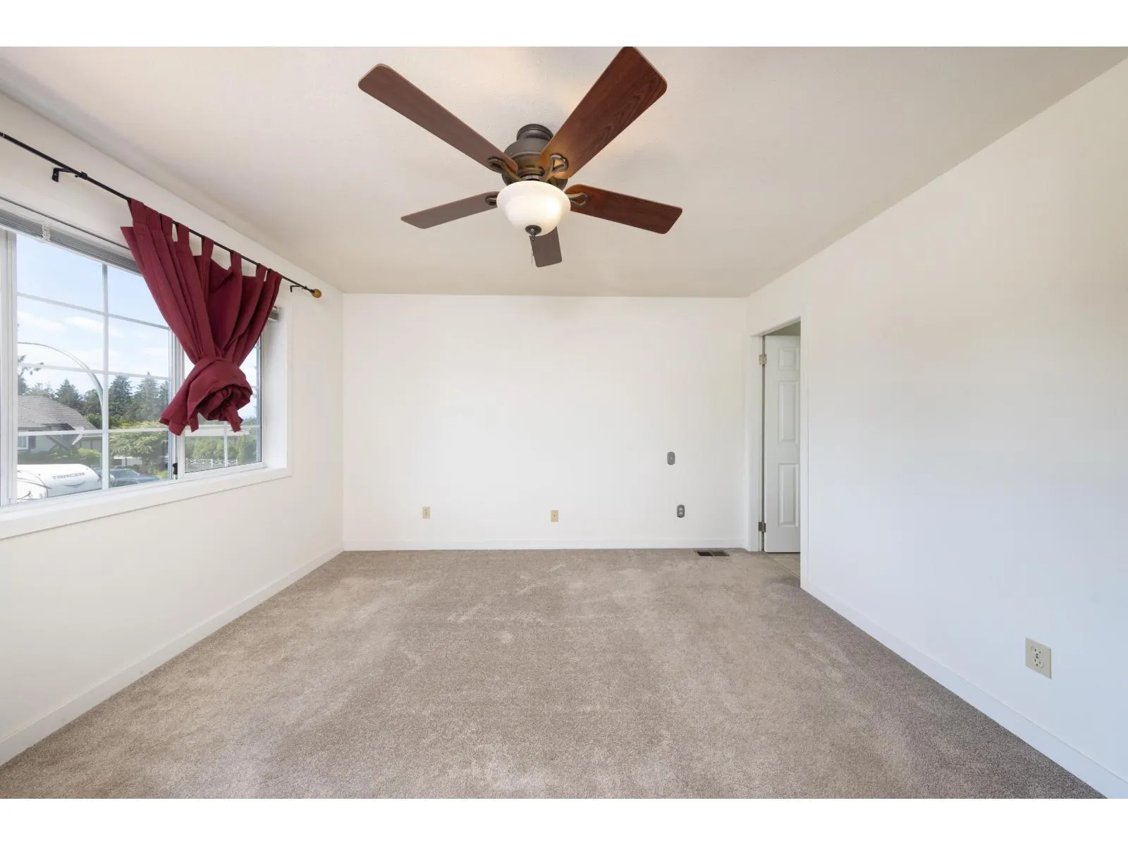2138 ESSEX DRIVE