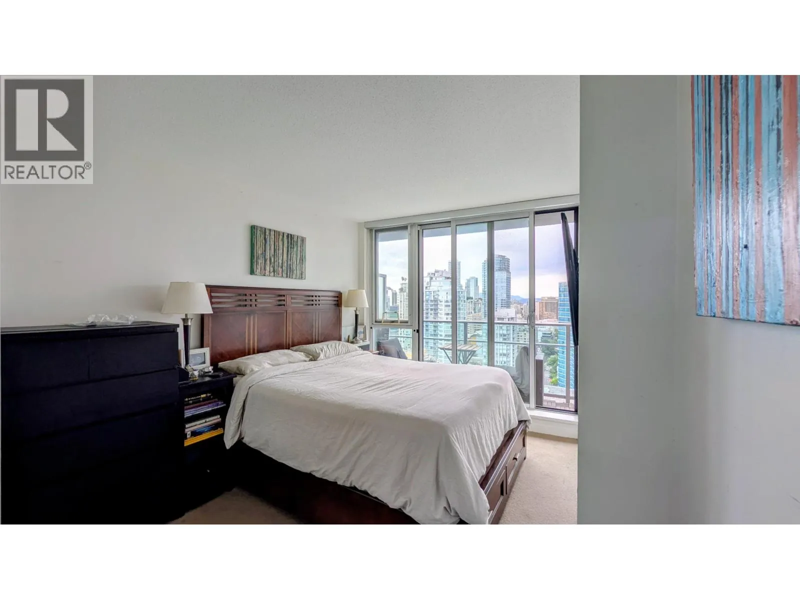 3301 233 ROBSON STREET