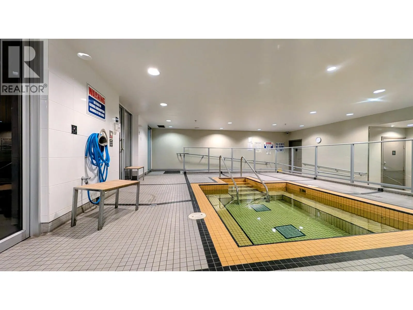 3301 233 ROBSON STREET