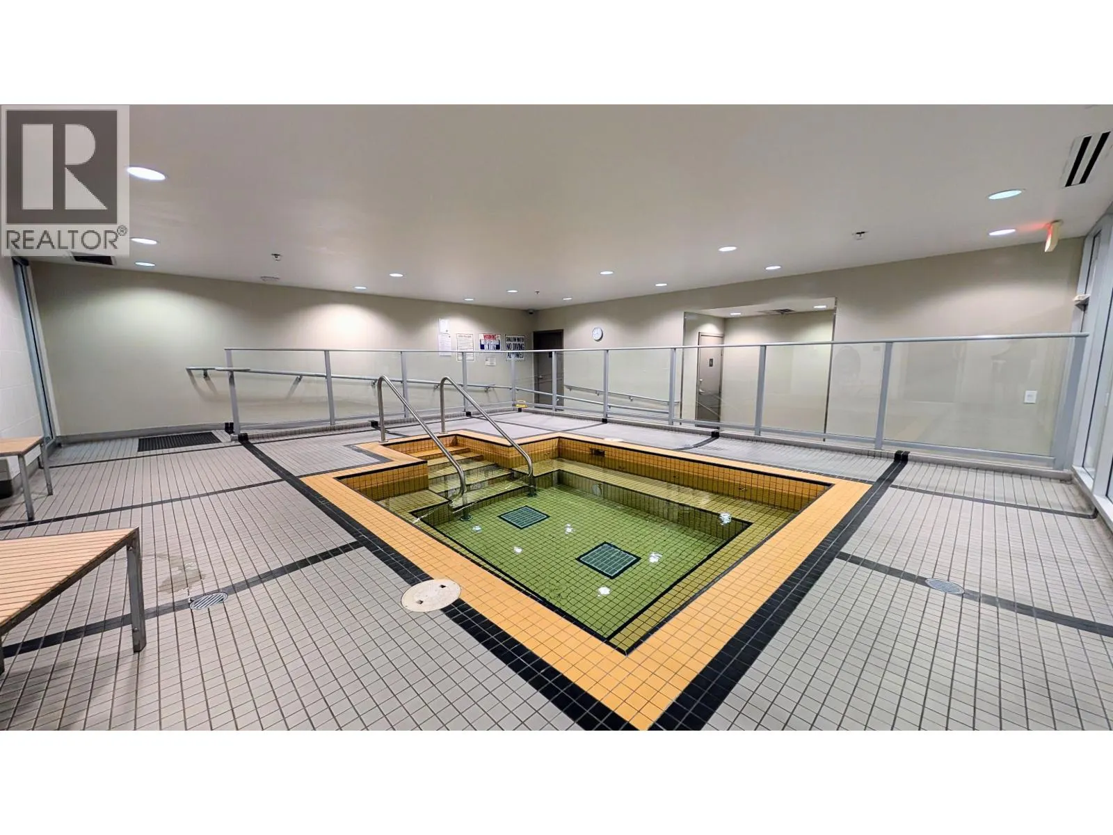 3301 233 ROBSON STREET