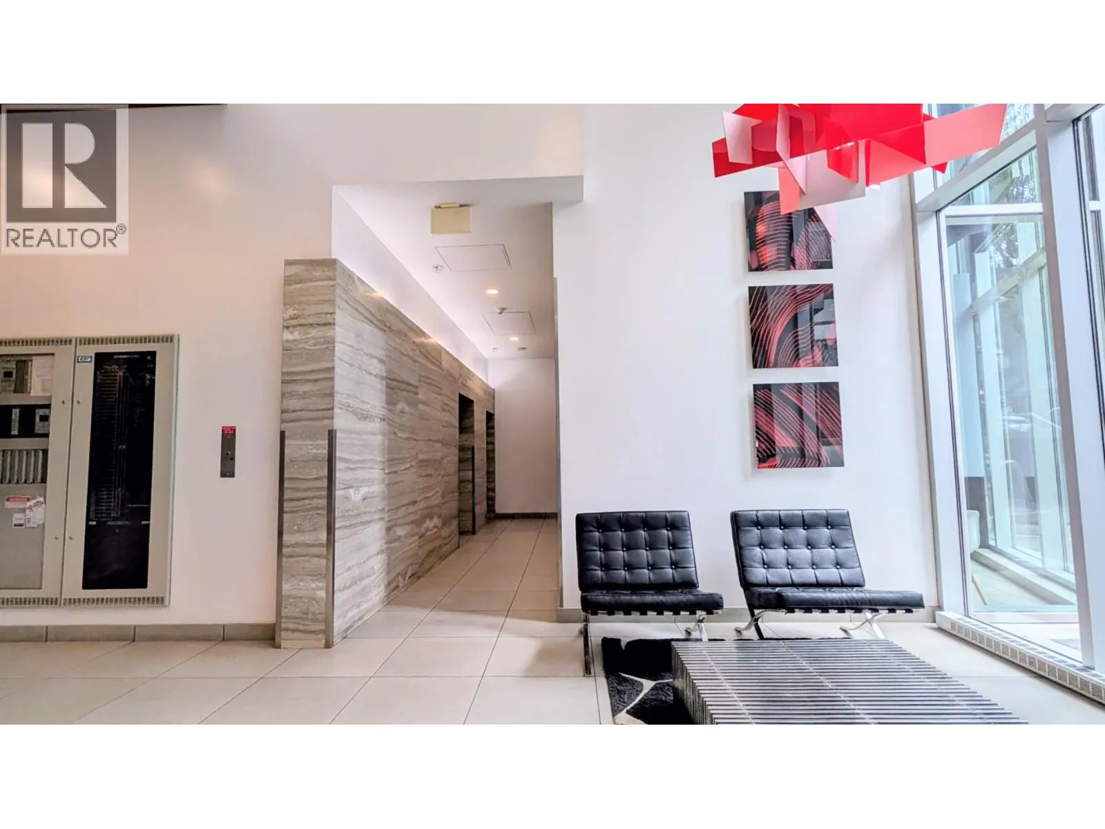 3301 233 ROBSON STREET