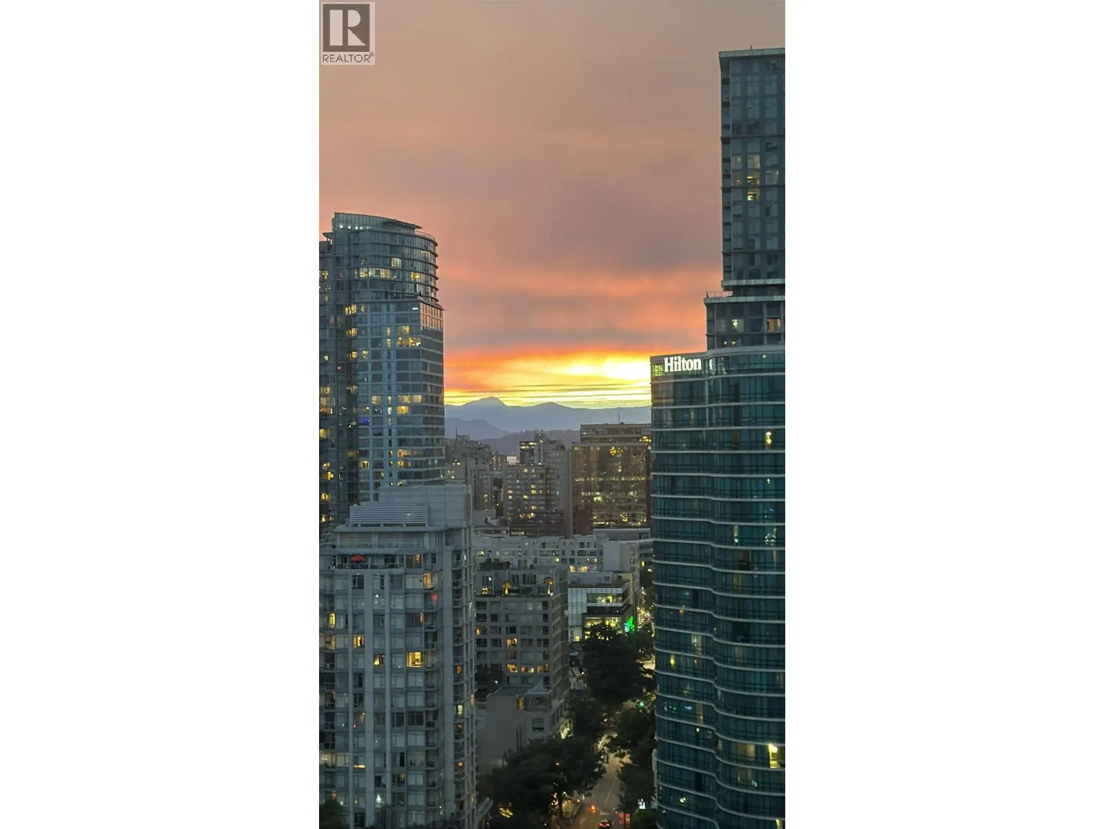 3301 233 ROBSON STREET