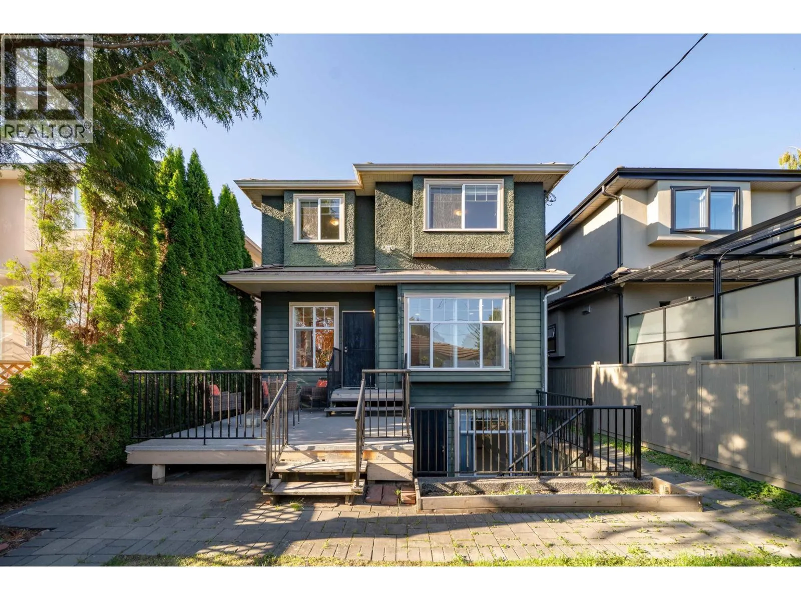 2818 W 19TH AVENUE