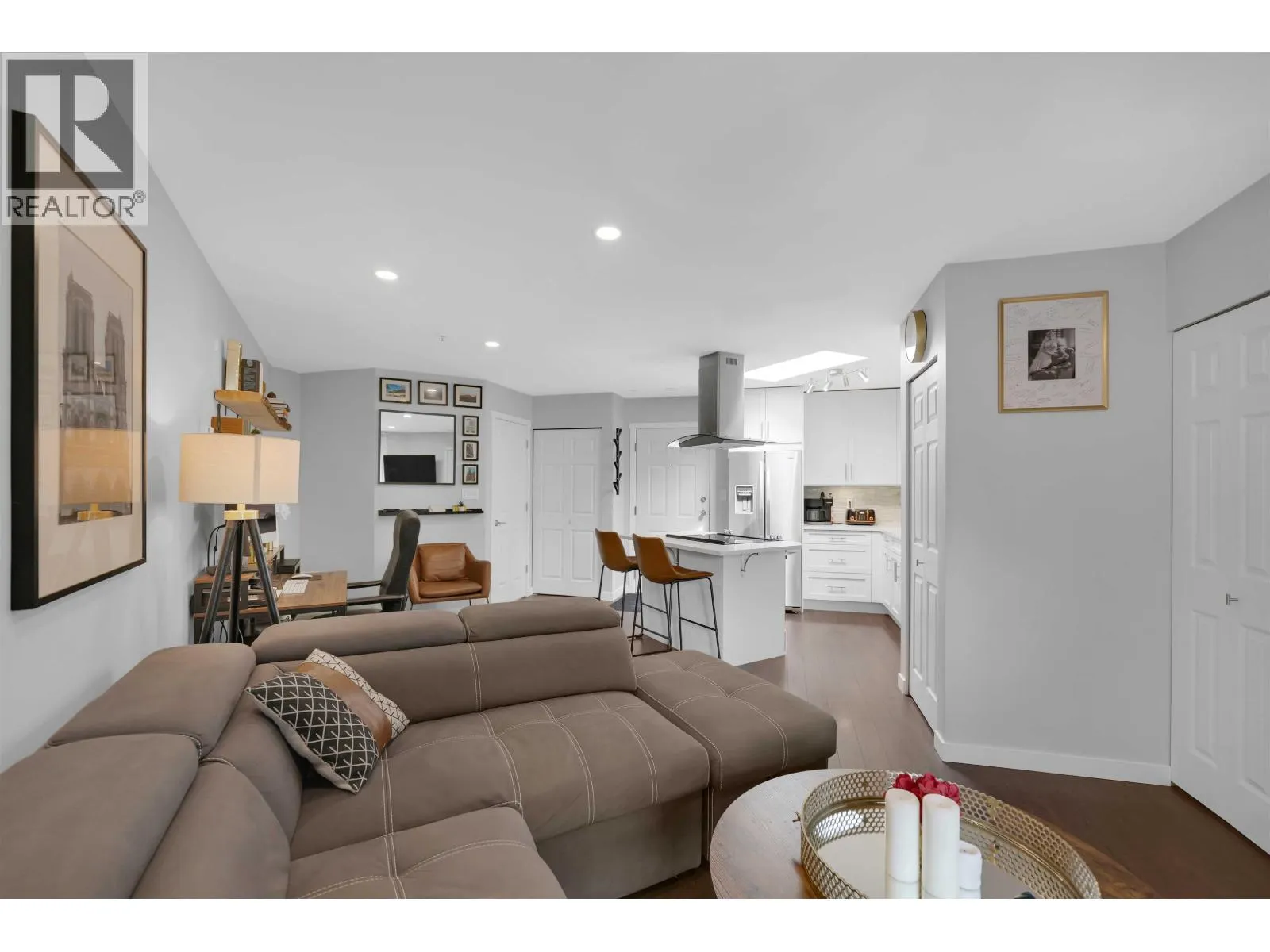 B309 40120 WILLOW CRESCENT