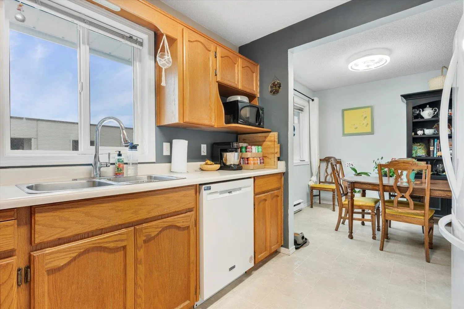 303 9006 EDWARD STREET|Chilliwack Proper West