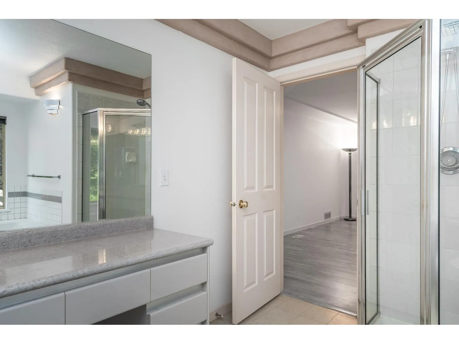 10862 160 STREET