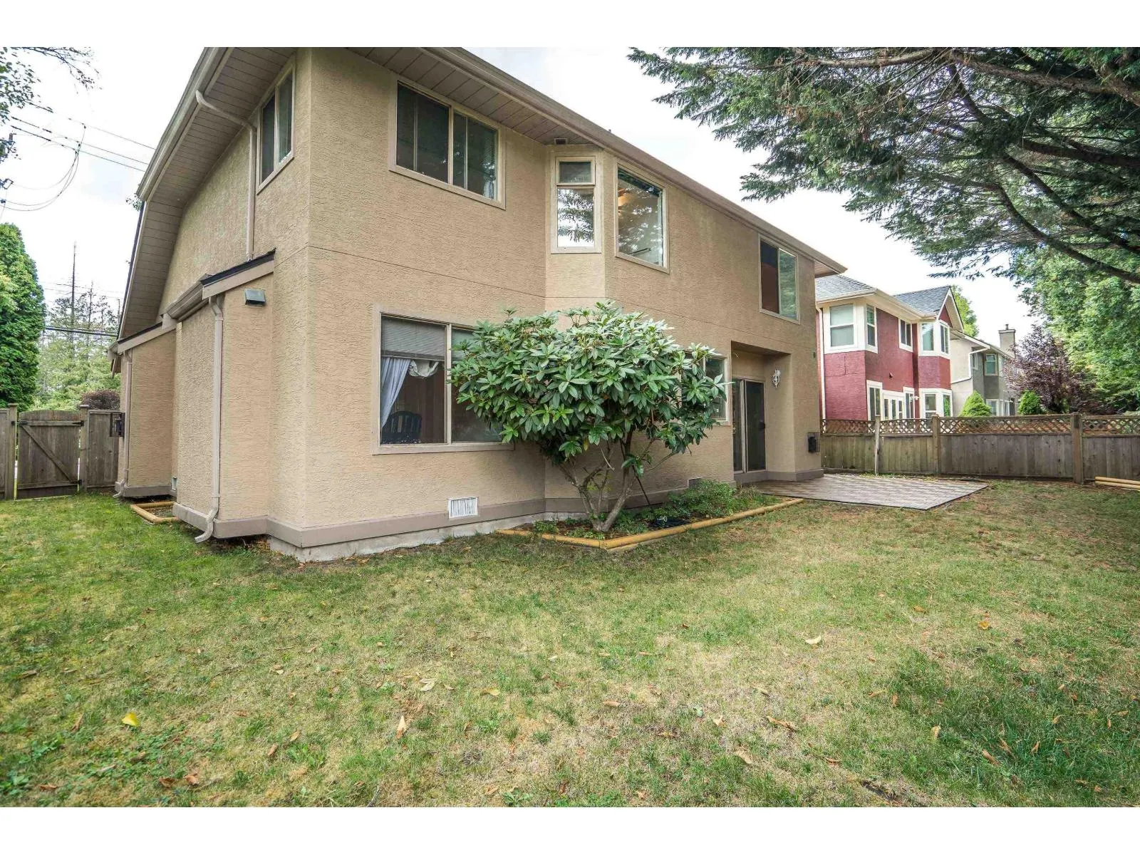 10862 160 STREET