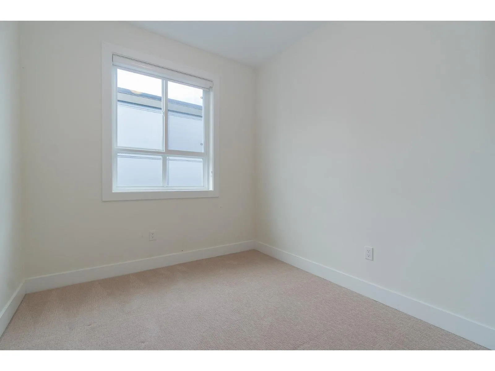 6 1670 160 STREET