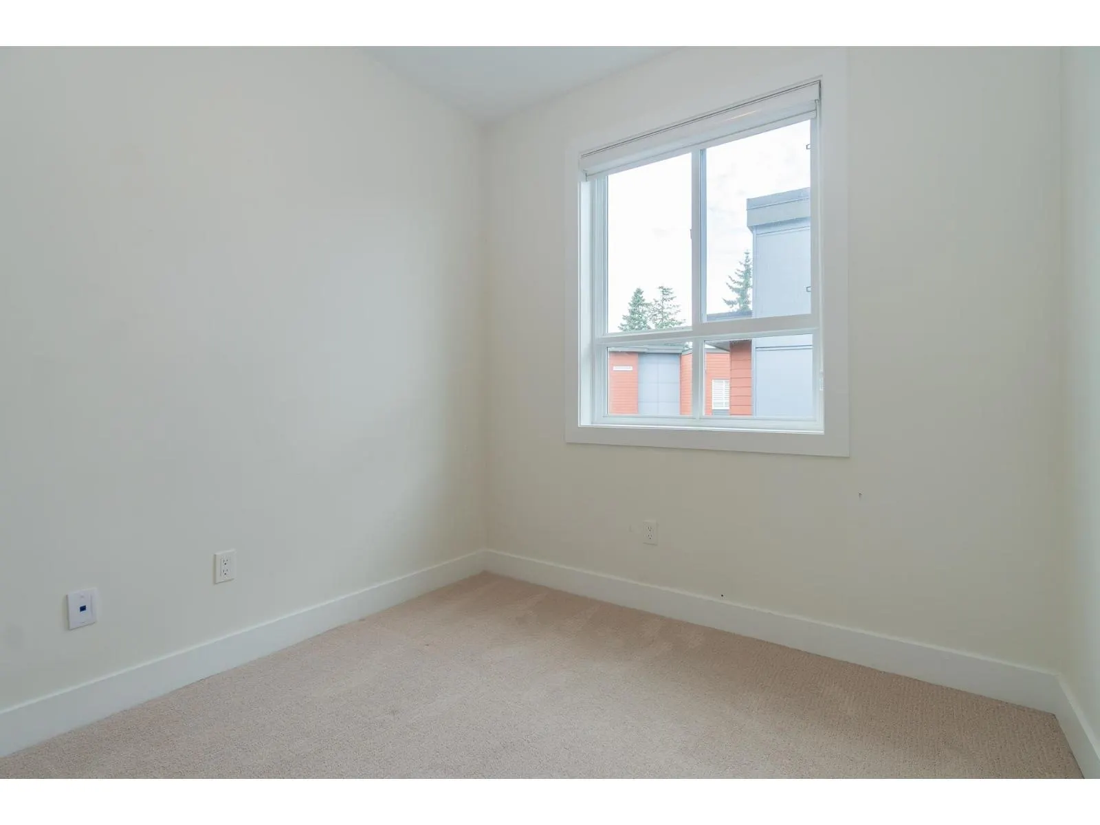 6 1670 160 STREET