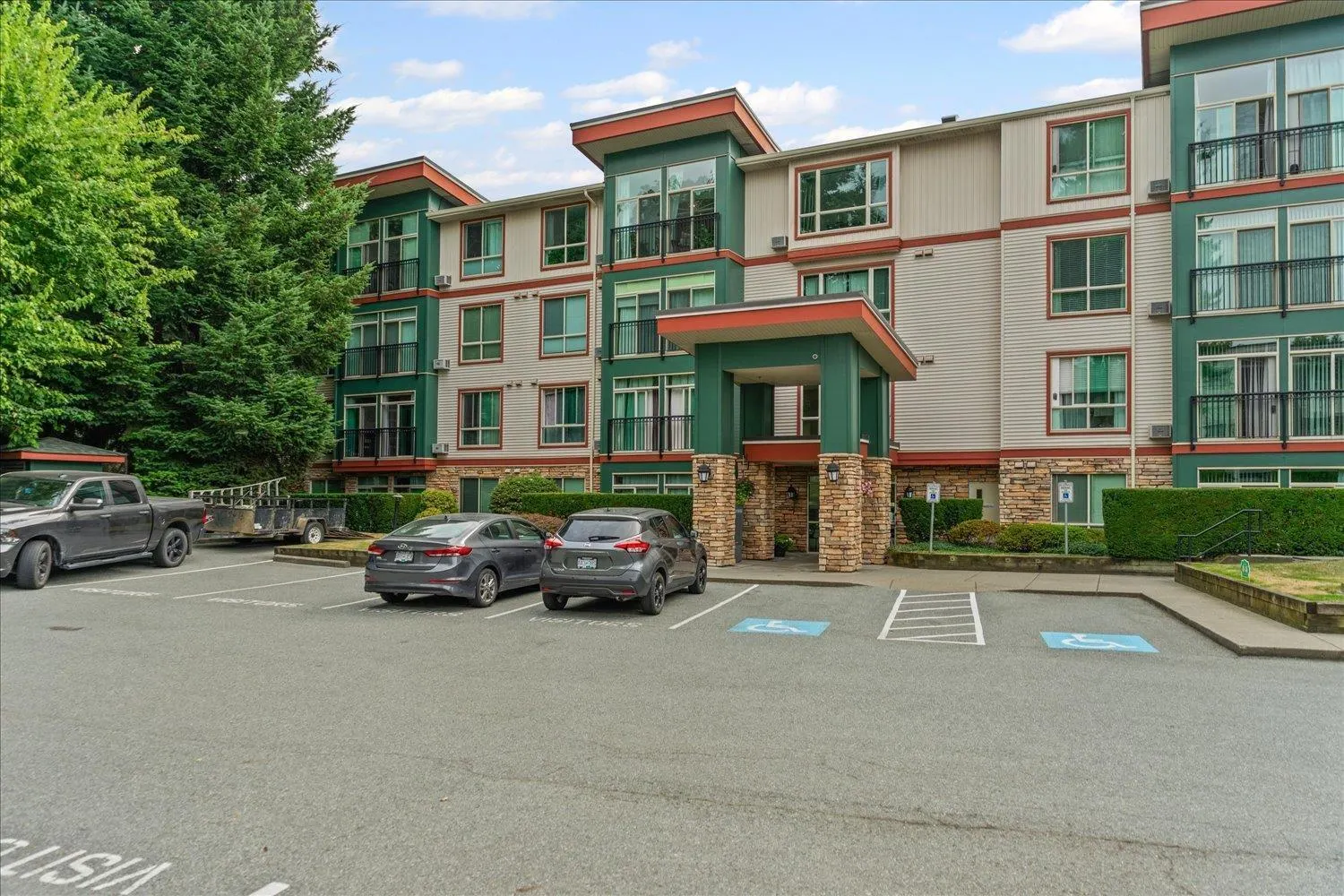 303 33485 SOUTH FRASER WAY