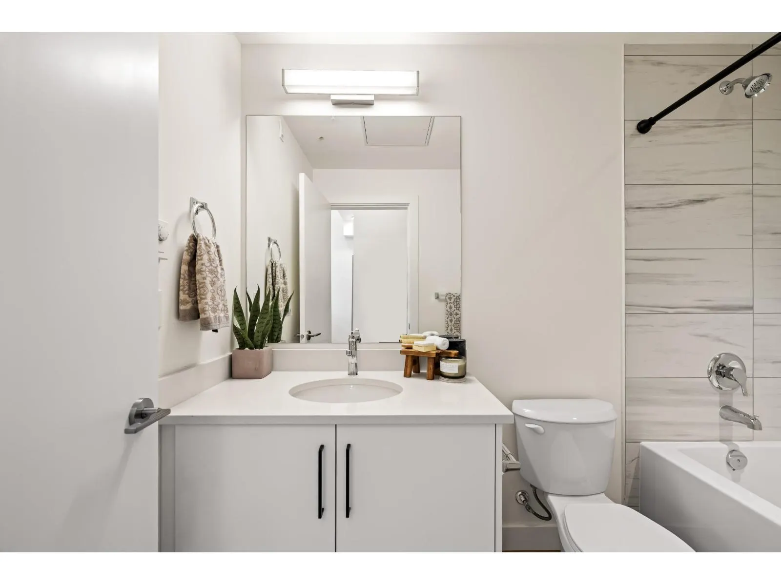 511 33816 SOUTH FRASER WAY