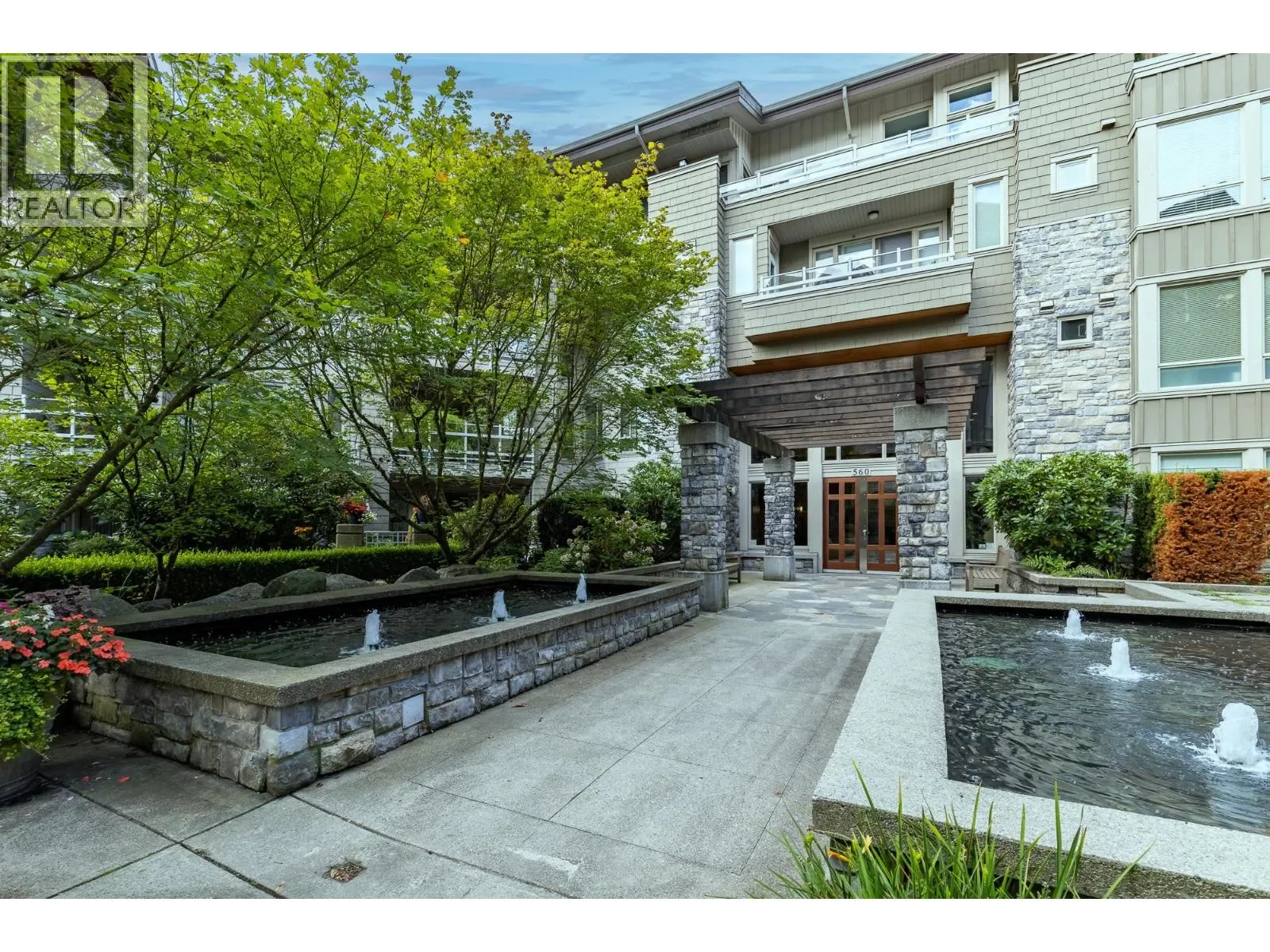 301 560 RAVEN WOODS DRIVE