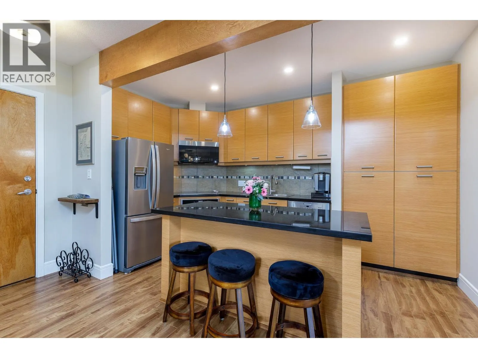 301 560 RAVEN WOODS DRIVE
